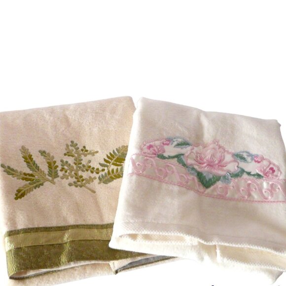 NWT Avanti & JC Penney Hand Guest Bathroom Towels Super Soft Embroidery - Picture 1 of 9